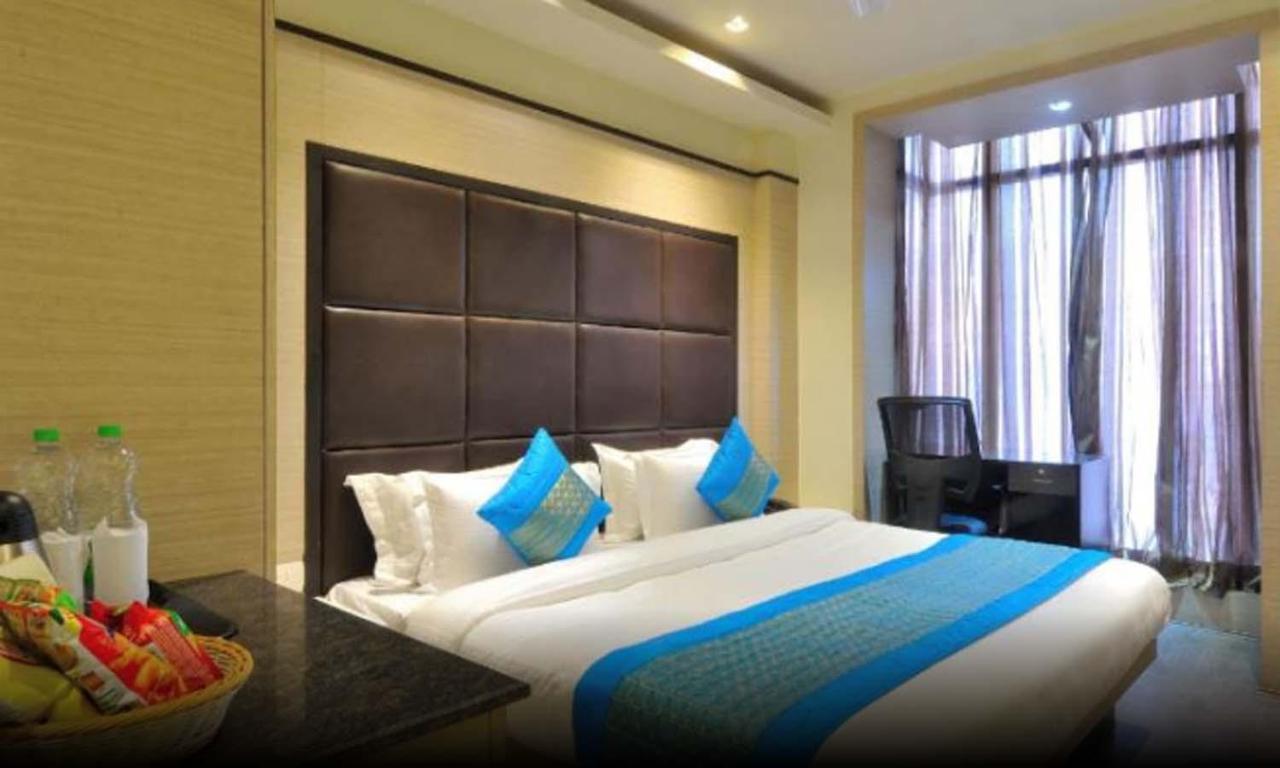 Hotel Royal Grand - Opposite Axis Bank East Patel Nagar Nuova Delhi Esterno foto