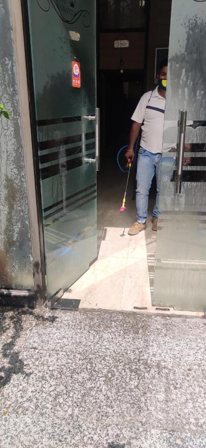 Hotel Royal Grand - Opposite Axis Bank East Patel Nagar Nuova Delhi Esterno foto