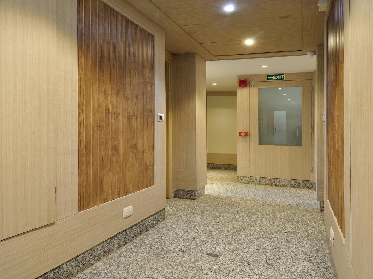 Hotel Royal Grand - Opposite Axis Bank East Patel Nagar Nuova Delhi Esterno foto
