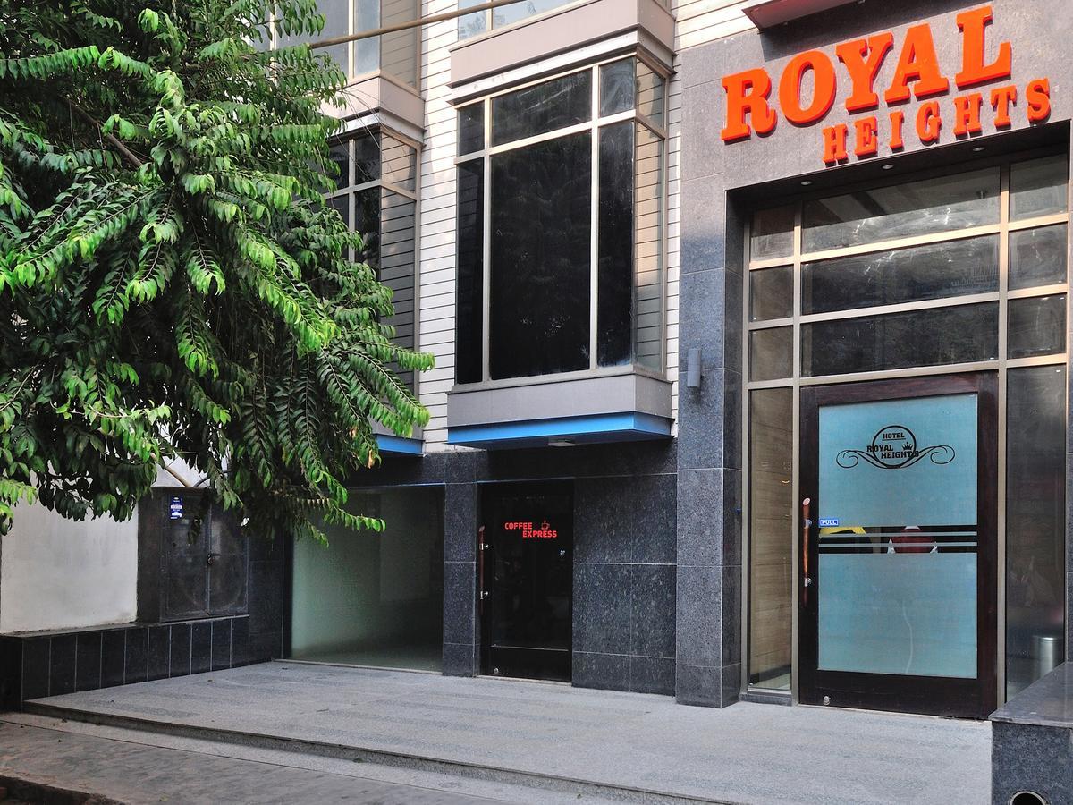 Hotel Royal Grand - Opposite Axis Bank East Patel Nagar Nuova Delhi Esterno foto