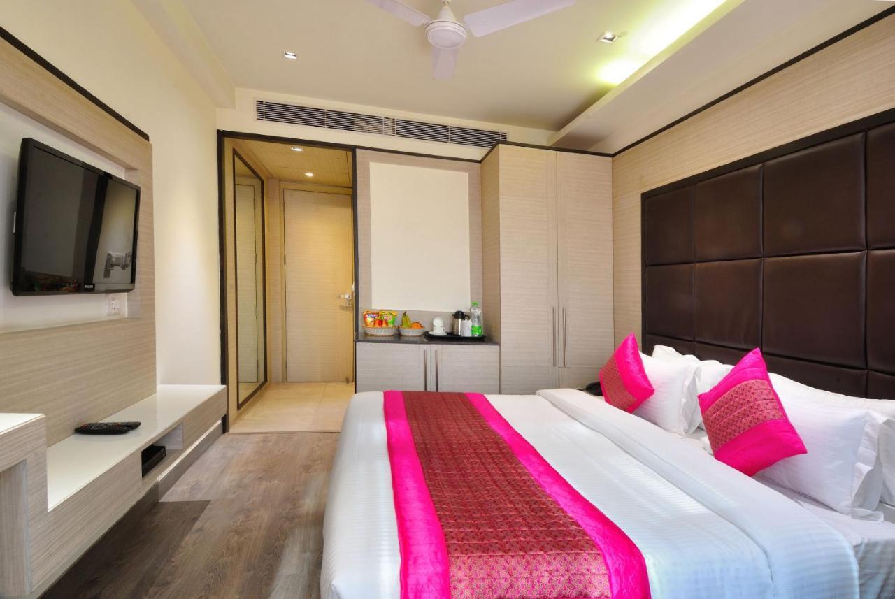 Hotel Royal Grand - Opposite Axis Bank East Patel Nagar Nuova Delhi Esterno foto